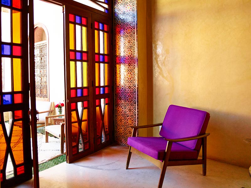 Back-painted glass door with magenta colour combinations - Beautiful Homes Back-painted glass door with magenta colour combinations - Beautiful Homes