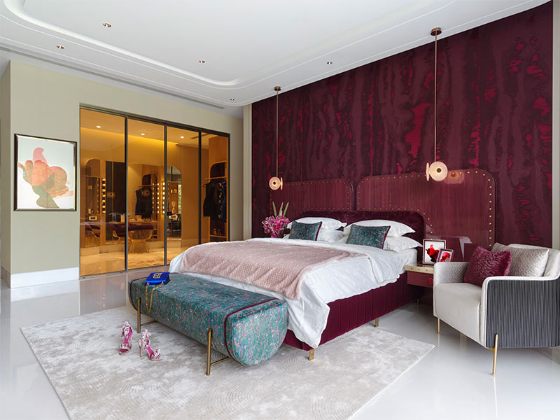 Dark magenta bedroom walls with matching headboard - Beautiful Homes Dark magenta bedroom walls with matching headboard - Beautiful Homes