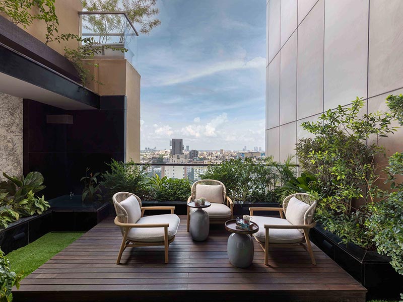 Large balcony sitting area with patio furniture – Beautiful Homes Large balcony sitting area with patio furniture – Beautiful Homes