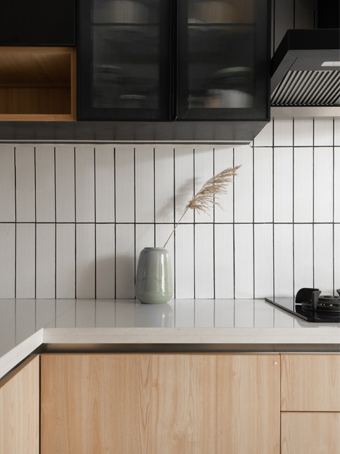 White & black kitchen backsplash tiles – Beautiful Homes White & black kitchen backsplash tiles – Beautiful Homes