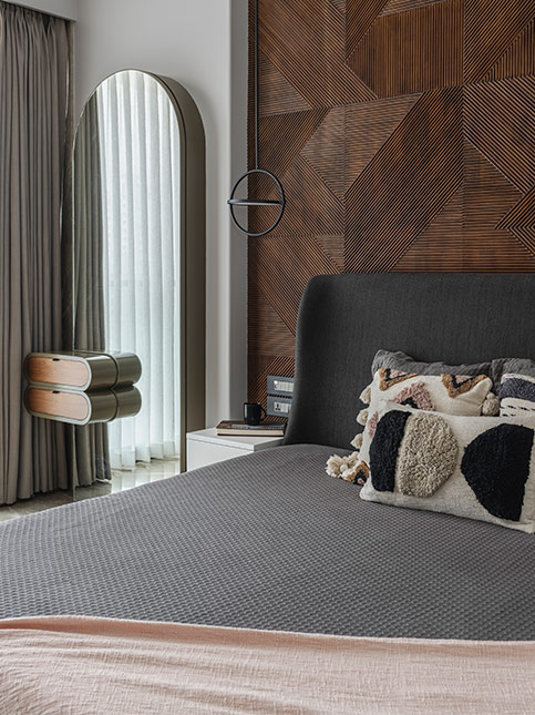 Mirror attached to your dressing table in bedroom - Beautiful Homes Mirror attached to your dressing table in bedroom - Beautiful Homes