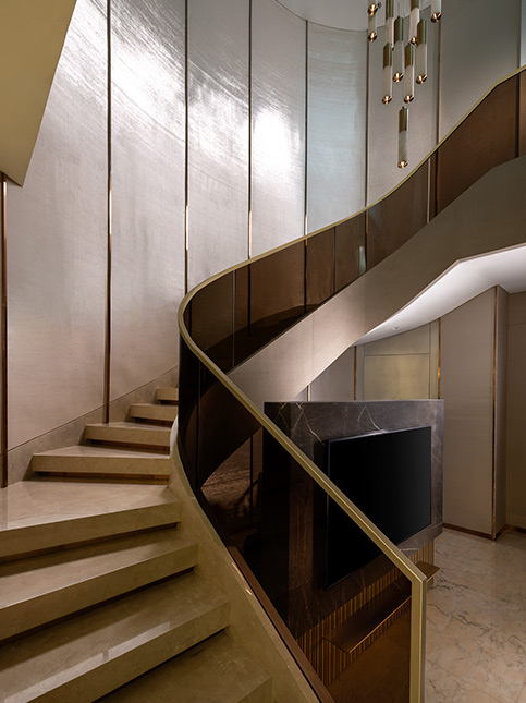 Sleek glass staircase design to enhance your interiors – Beautiful Homes Sleek glass staircase design to enhance your interiors – Beautiful Homes