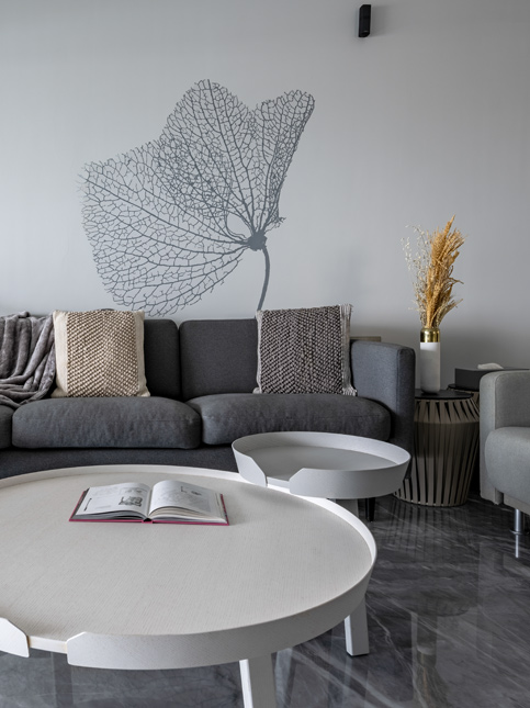 Stylish Grey and White Themed Living Room - Beautiful Homes Stylish Grey and White Themed Living Room - Beautiful Homes