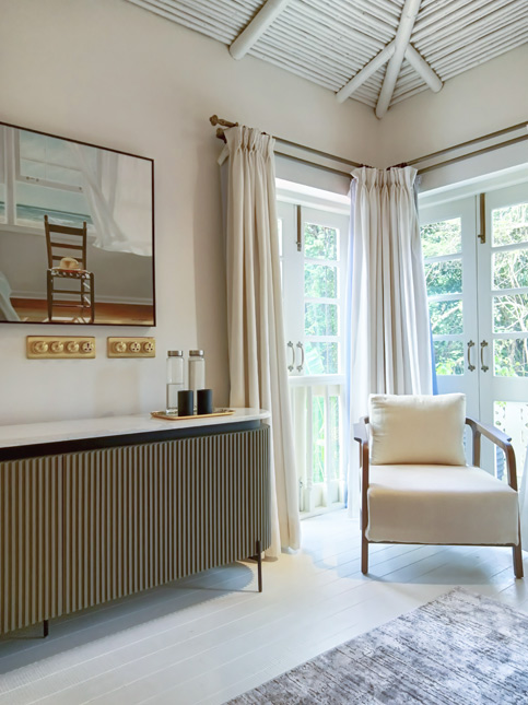Soft White Themed Room with Window Side Seating - Beautiful Homes Soft White Themed Room with Window Side Seating - Beautiful Homes