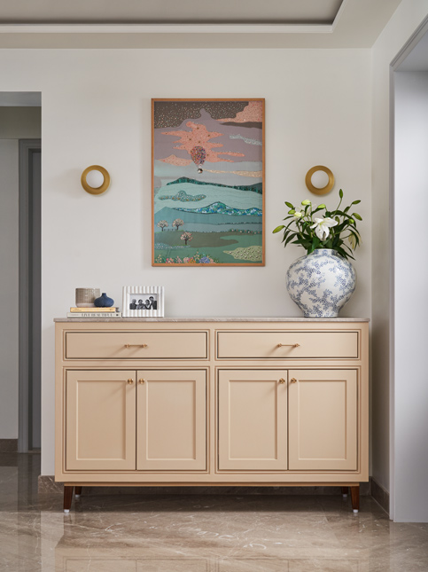 Victorian-Style Sideboard in Living Room - Beautiful Homes Victorian-Style Sideboard in Living Room - Beautiful Homes