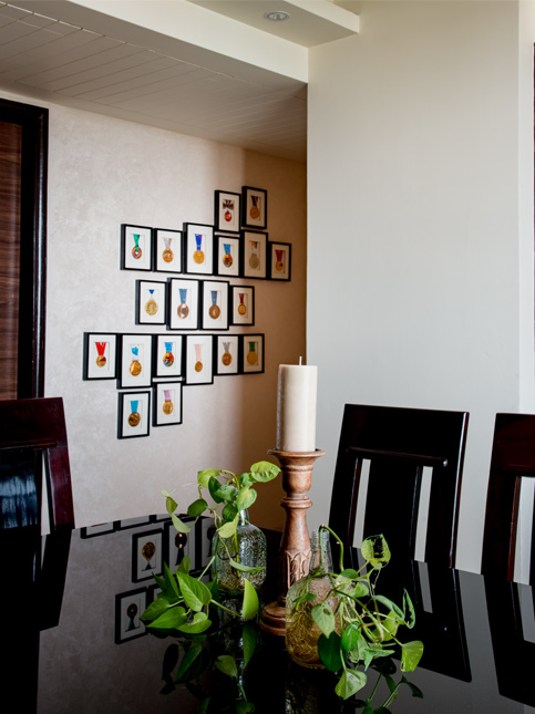 Trophy wall overlooking the dining table – Beautiful Homes Trophy wall overlooking the dining table – Beautiful Homes