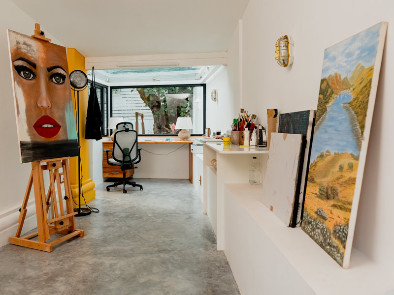 Arshad Warsi’s painting studio – Beautiful Homes Arshad Warsi’s painting studio – Beautiful Homes