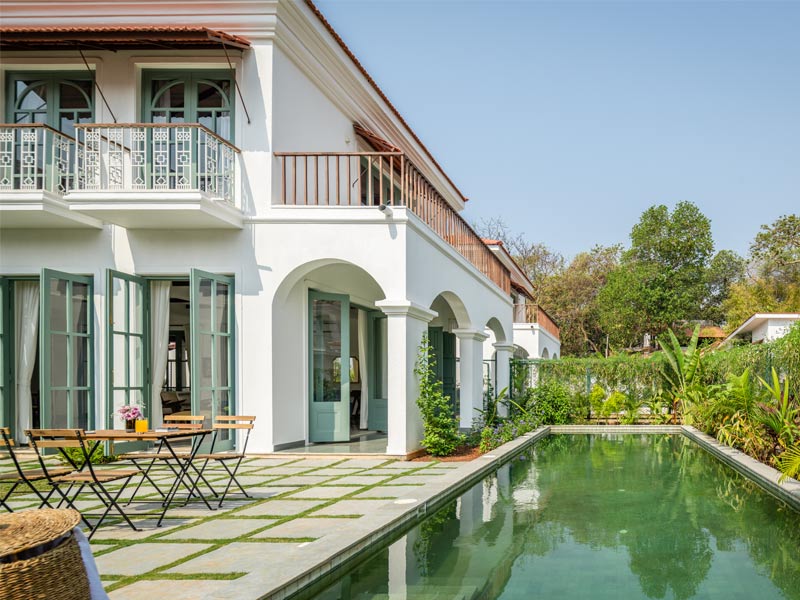 Colonial style villa with pool – Beautiful Homes Colonial style villa with pool – Beautiful Homes