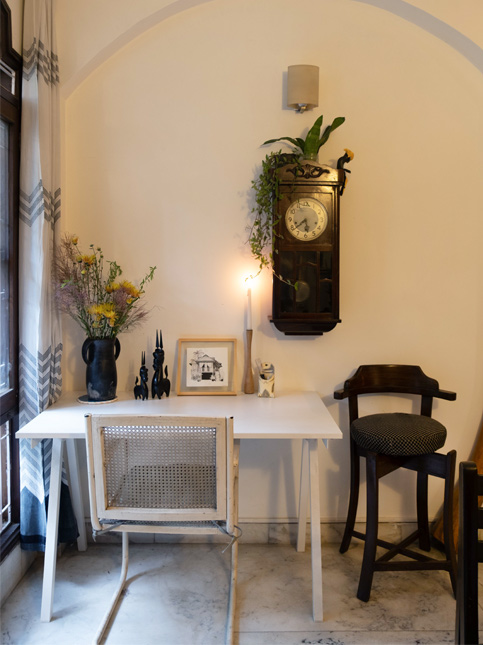 Vintage grandfather clock with family history – Beautiful Homes Vintage grandfather clock with family history – Beautiful Homes