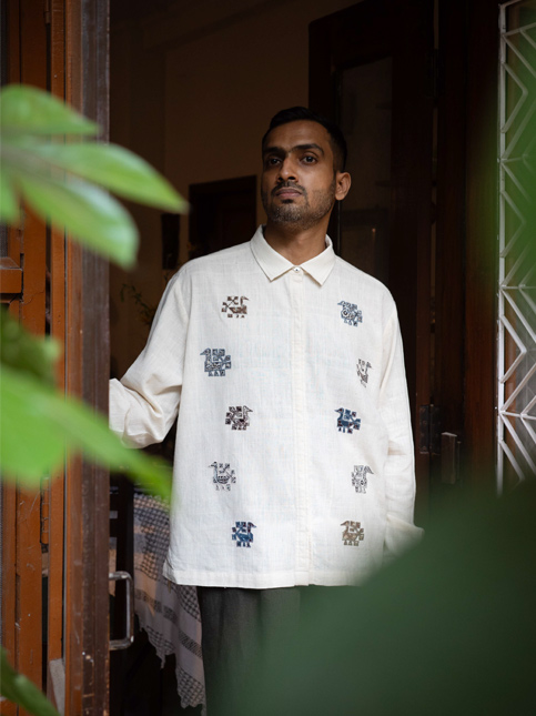 Vidush wearing Ajrakh appliqué shirt from new collection – Beautiful Homes Vidush wearing Ajrakh appliqué shirt from new collection – Beautiful Homes