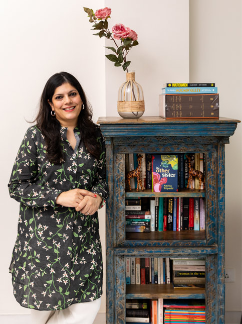 Author Amrita Tripathi with her latest novel, The Other Sister – Beautiful Homes Author Amrita Tripathi with her latest novel, The Other Sister – Beautiful Homes
