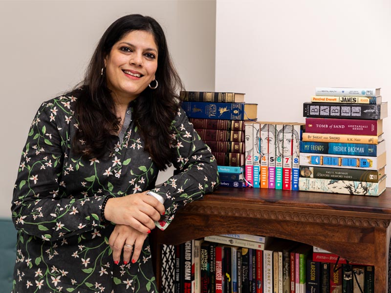 Author and entrepreneur Amrita Tripathi poses with a few stacks of her extensive book collection – Beautiful Homes Author and entrepreneur Amrita Tripathi poses with a few stacks of her extensive book collection – Beautiful Homes