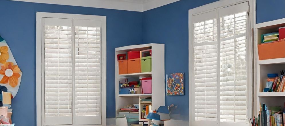White window shutters with blue walls - Beautiful Homes White window shutters with blue walls - Beautiful Homes