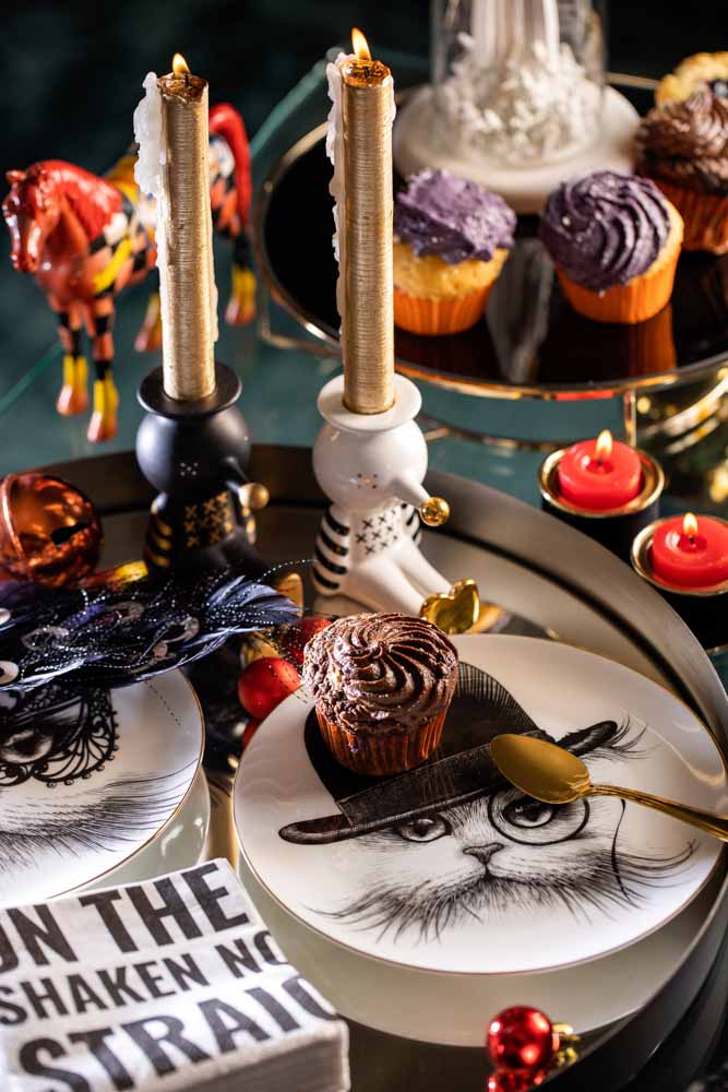 Painted & moulded candles for christmas decoration at home - Beautiful Homes Painted & moulded candles for christmas decoration at home - Beautiful Homes