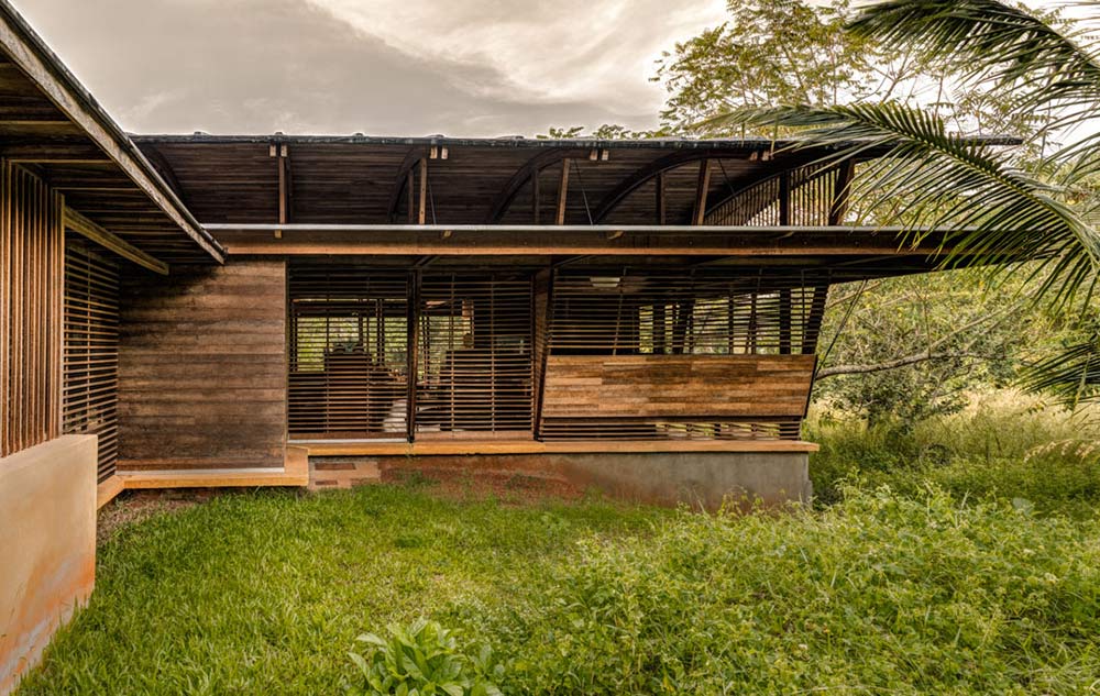 The living pavilion at coconut house