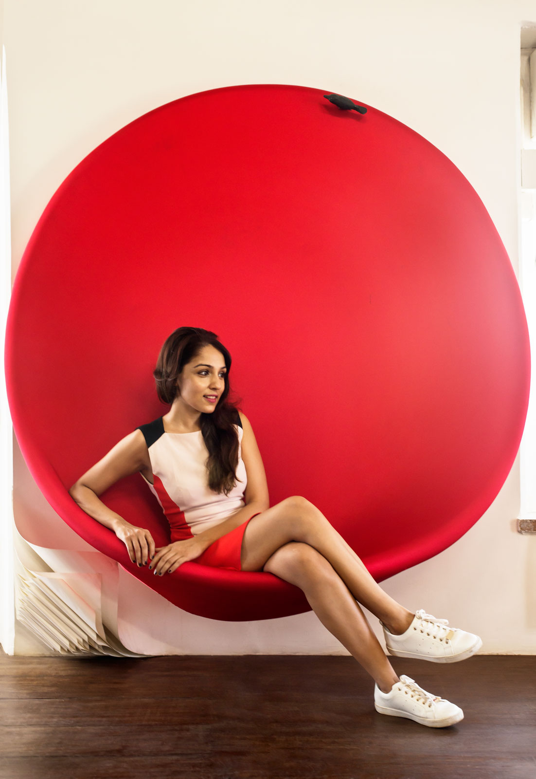 Lekha Washington seated on the Dot designed by her - Beautiful Homes Lekha Washington seated on the Dot designed by her - Beautiful Homes