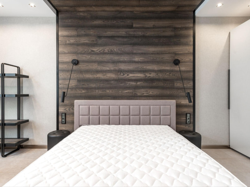 Painted wood planks for simple wall painting design in the bedroom - Beautiful Homes Painted wood planks for simple wall painting design in the bedroom - Beautiful Homes