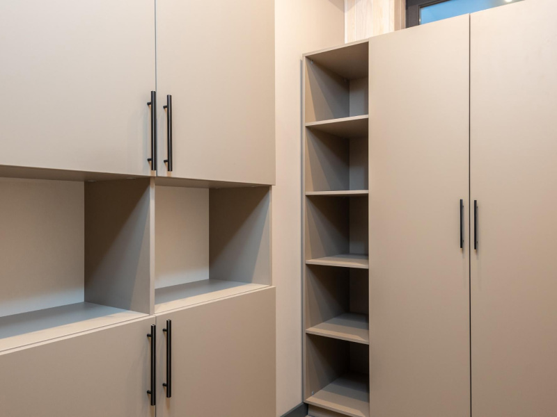 Hinge wardrobe size with laminate finish - Beautiful Homes Hinge wardrobe size with laminate finish - Beautiful Homes