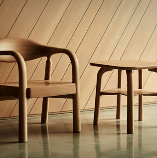 Key Differences Between Clear Finishes and Coloured Stains