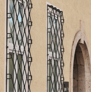 Grey Coloured Window Grill - Asian Paints