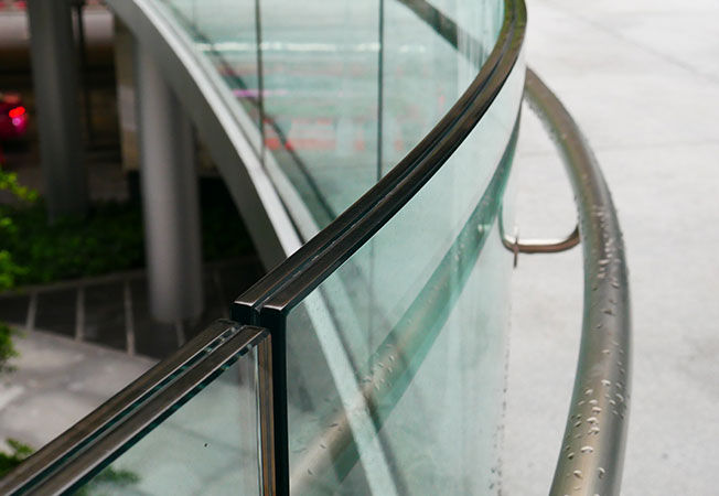 Bending frameless laminated glass railing aluminium - Asian Paints
