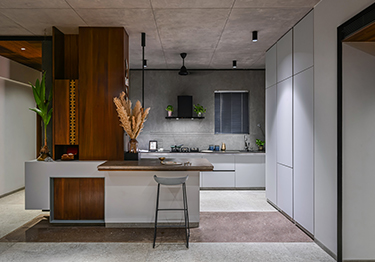 Monochromatic-Kitchen-Design-with-Mute-Shade-Wall-m