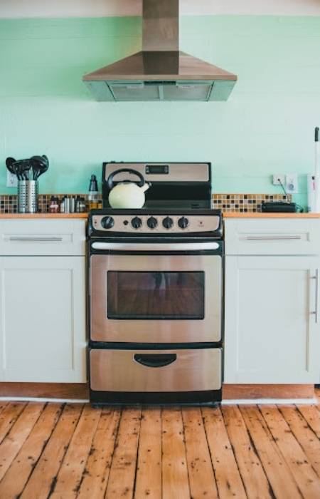 Place the kitchen stove in your kitchen according to vastu for kitchen stove - Beautiful Homes
