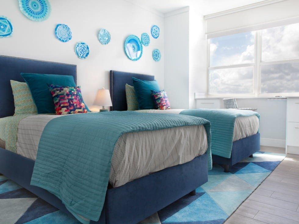 Blue triadic colour scheme for bedroom - Beautiful Homes