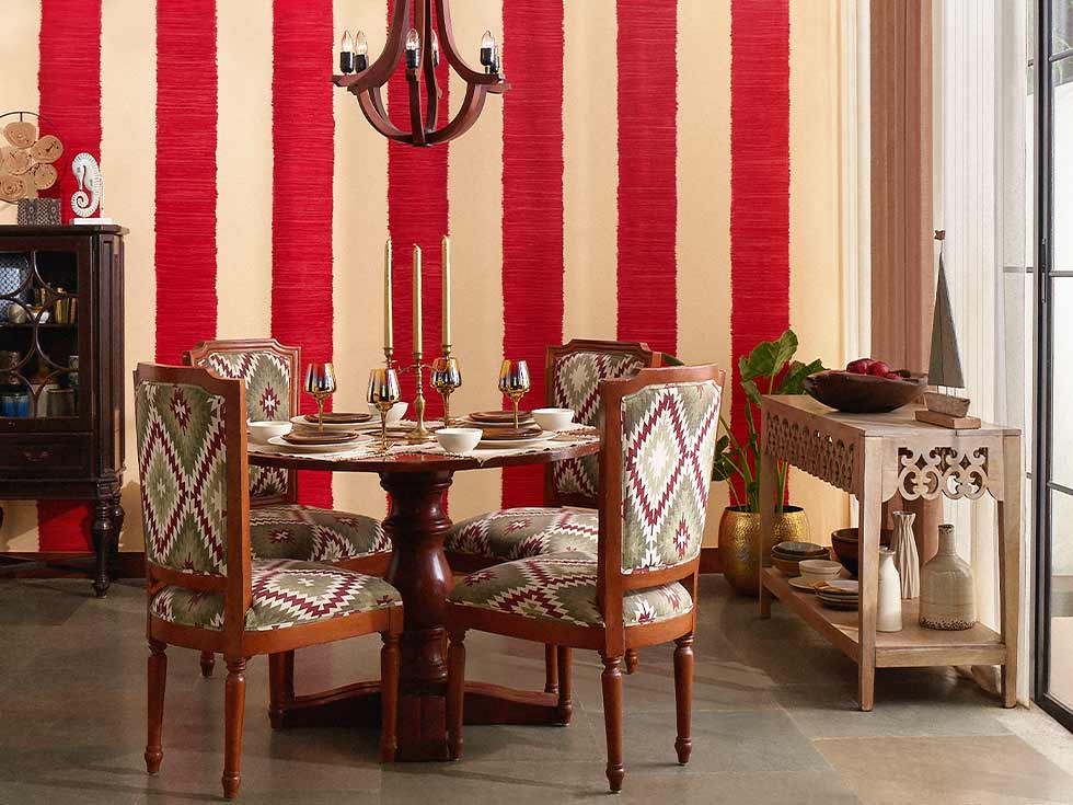 Red & white wall stripes for dining room - Beautiful Homes