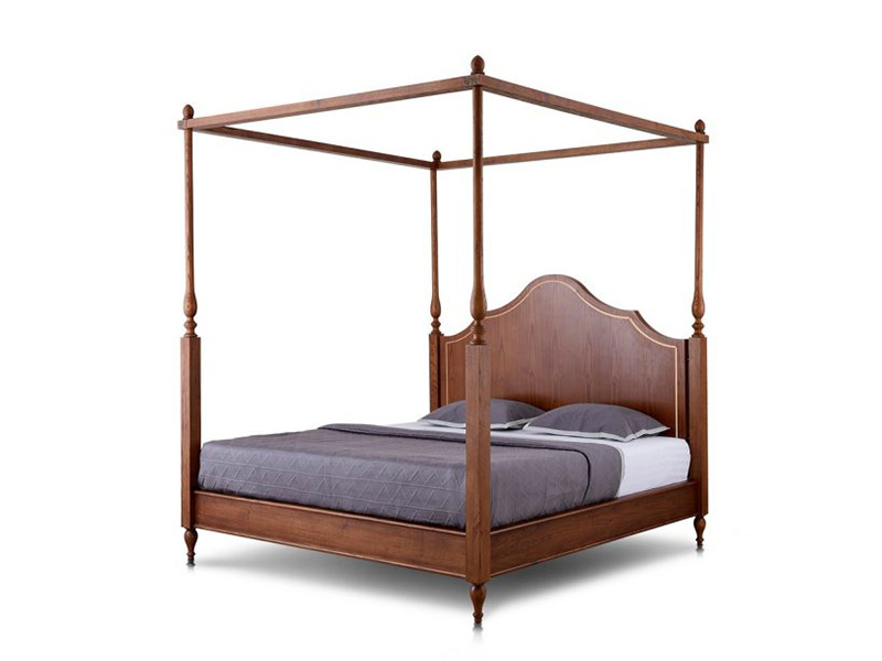 Four-poster king size bed