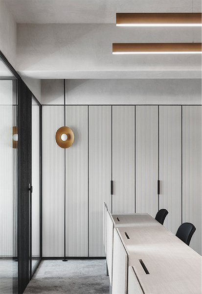 Open area office design for the Studio Flamingo - Beautiful Homes