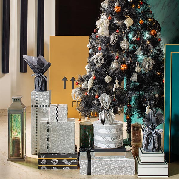 Christmas tree decoration with a star - Beautiful Homes