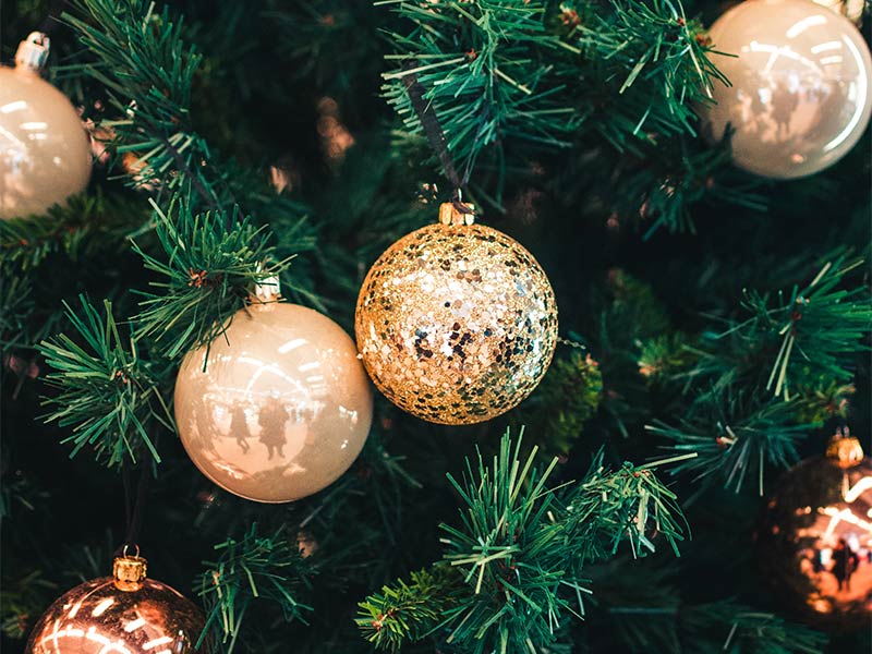 Red & golden baubles for Christmas decoration - Beautiful Homes