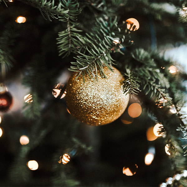 Sparkling baubles for Christmas tress - Beautiful Homes