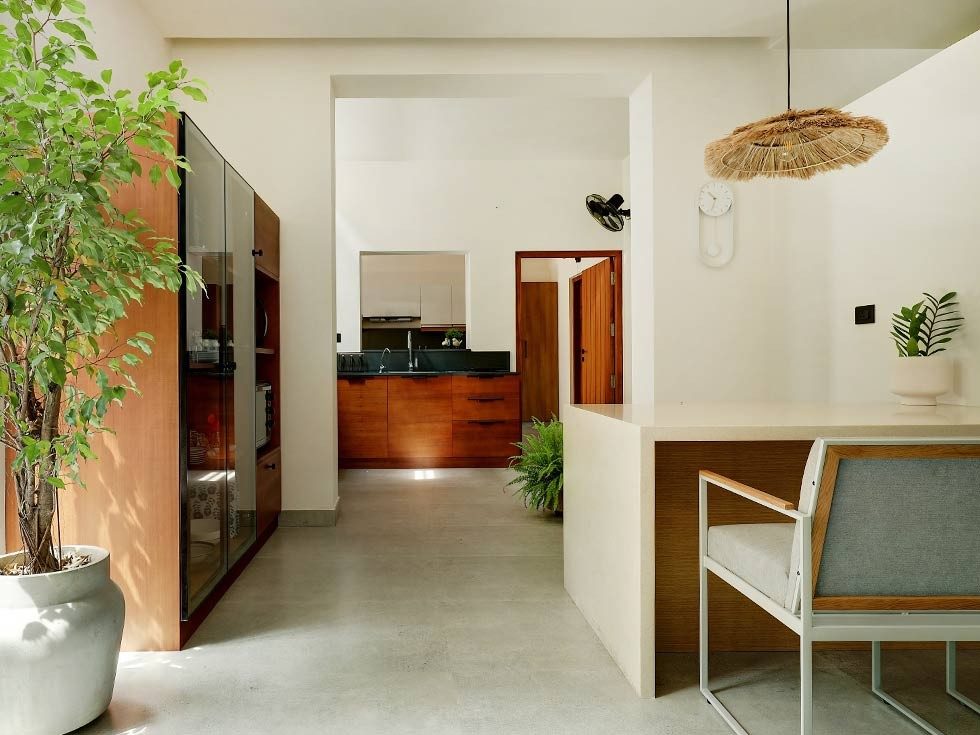 Dining room leading to kitchen