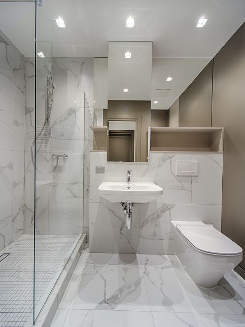 https://static.asianpaints.com/content/dam/asianpaintsbeautifulhomes/202212/brilliant-bathroom-lighting-ideas/latest-designer-bathroom-lighting-ideas.jpg