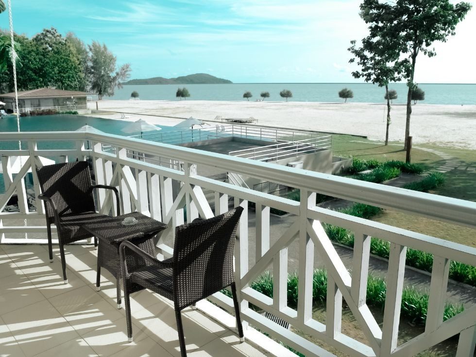 Modern & simple balcony design for your space - Beautiful Homes
