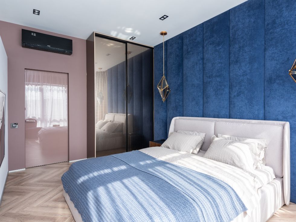 Glass wardrobe design idea for the bedroom - Beautiful Homes