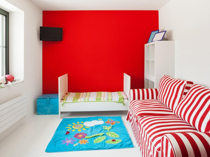 Bright two-colour combination for bedroom walls - Beautiful Homes
