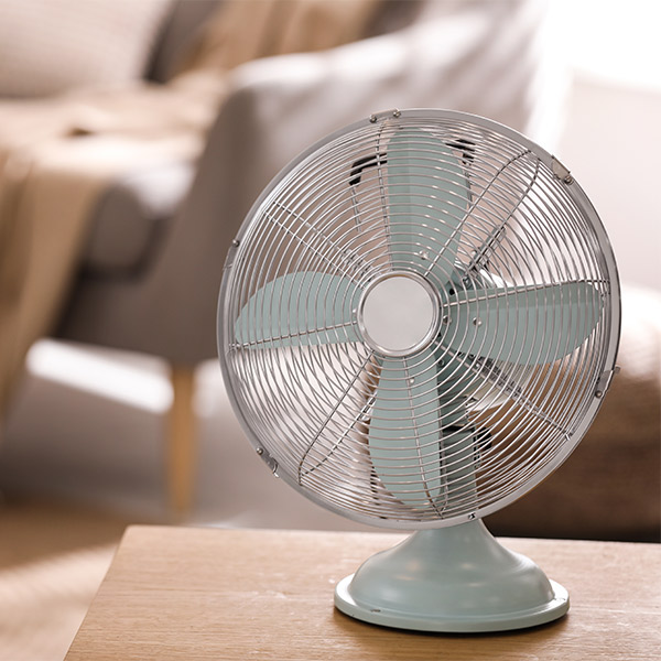 Retro table fan in pastel colour - Beautiful Homes