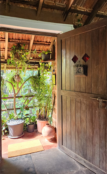 Wooden door design for your home entrance – Beautiful Homes