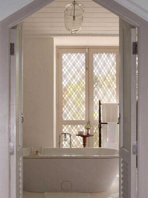 Sleek & luxury bathroom window design for your space – Beautiful Homes