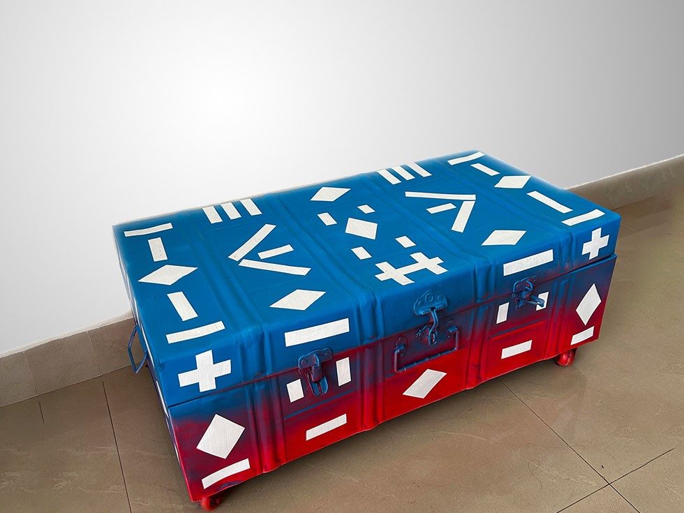 DIY to transform vintage trunks - Beautiful Homes
