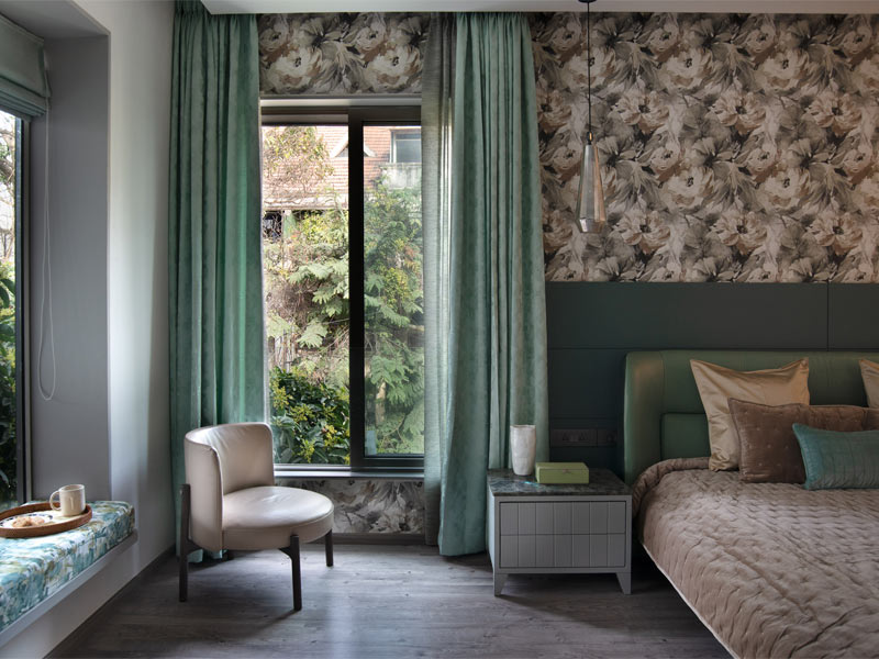 Master bedroom design with floral wallpaper - Beautiful Homes