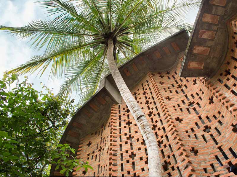 Library at The Center of Development Studies by Laurie Baker – Beautiful Homes