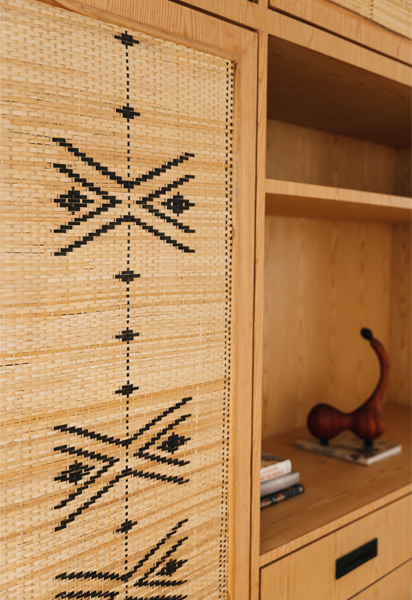 Wardrobe design with women's tattoo motifs - Beautiful Homes