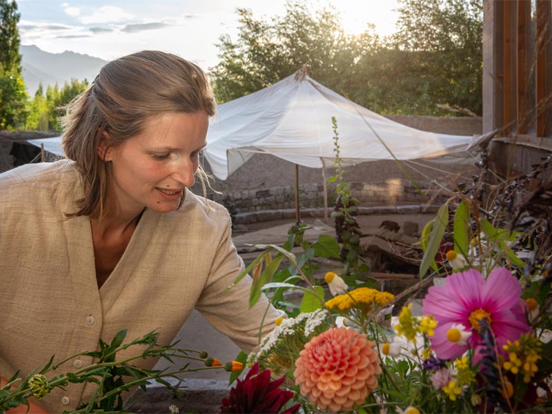 Small flower garden design for your space - Beautiful Homes