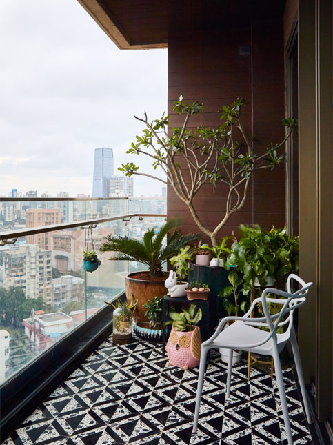 Aluminium covered glass railing for balcony – Beautiful Homes