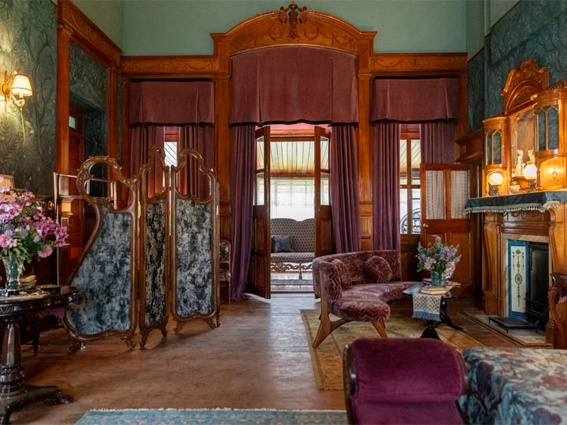 Retro hall design – Beautiful Homes