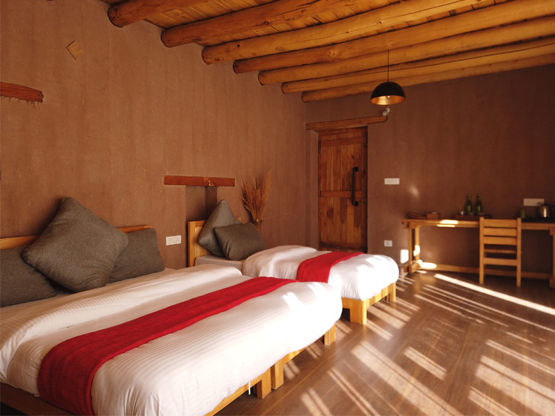 Simple pine bedroom design – Beautiful Homes